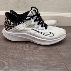 Nike Women’s Running Leopard Print Sneaker Size 9